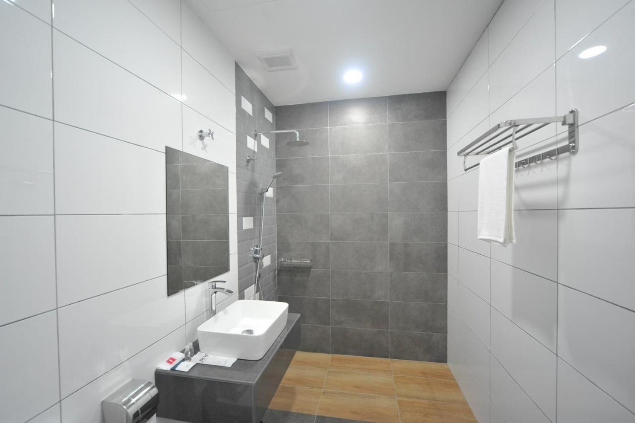 MYe Hotel Muar Eksteriør bilde
